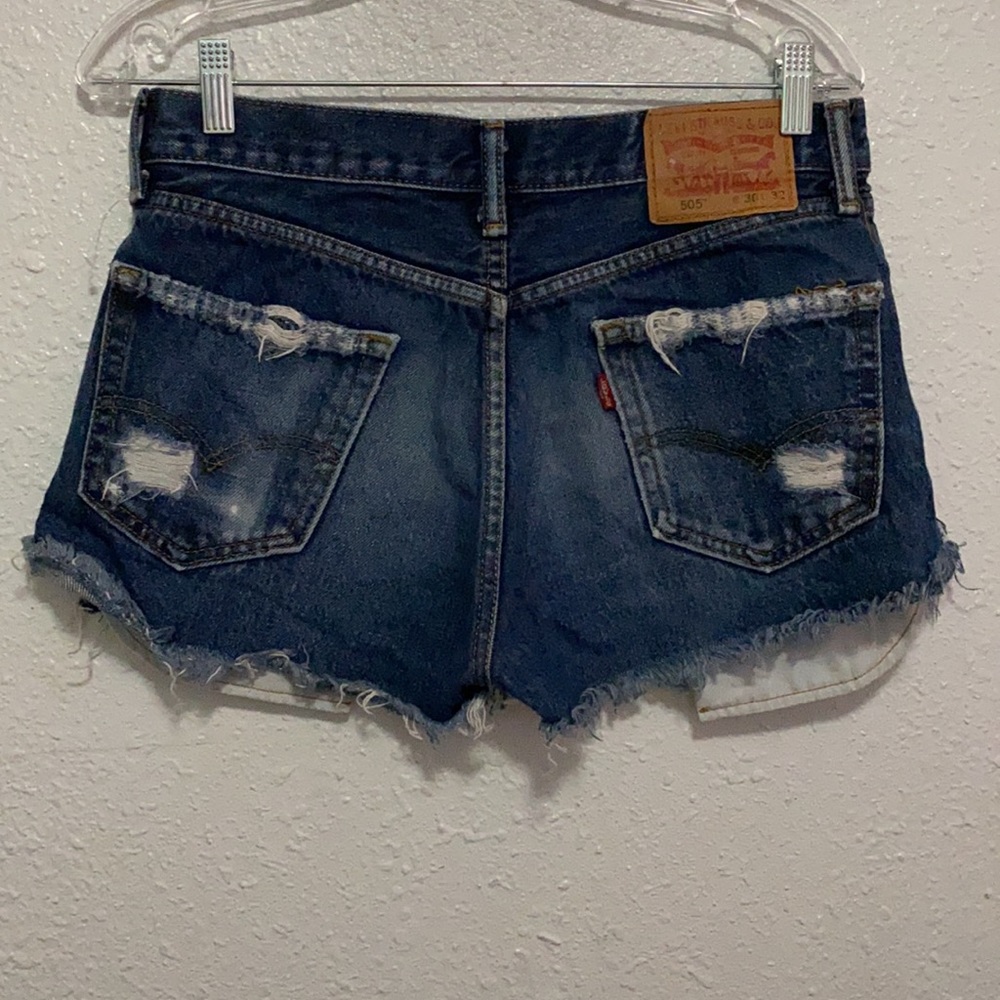 Levi’s woman distressed shorts